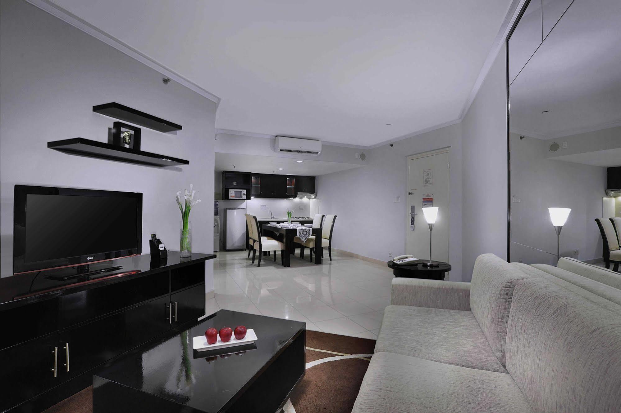 Horison Suite Residences Rasuna Yakarta Exterior foto